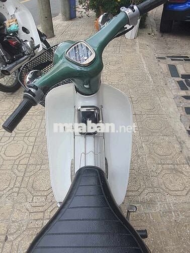 Honda Cub Cánh én 
