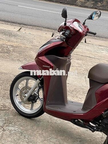 Honda Vision 2020 màu Đỏ đô
