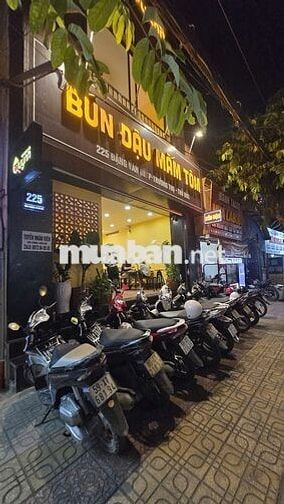 Cần tuyển 2 phụ bếp làm việc tại 225 Đặng Văn Bi