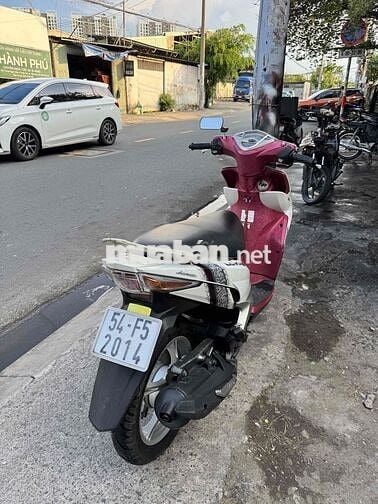 Yamaha Luvias 2011 Đỏ trắng