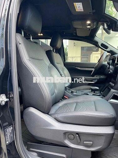 Ford Everest Titanium 2 cầu 2025 Đen 12.000km