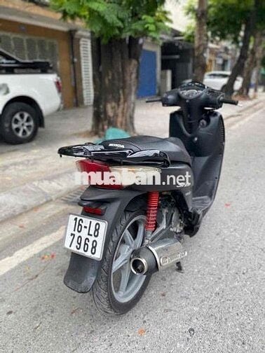 Honda SH 150 nhập êm đẹp biển siêu vip như hình