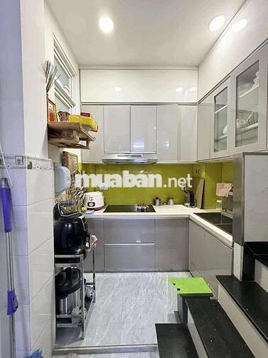 CHỈ 5.15 TỶ,  Q10, GẦN MẶT TIỀN LÊ HỒNG PHONG, 3TẦNG, 3PN, NHÀ ĐẸP. 
