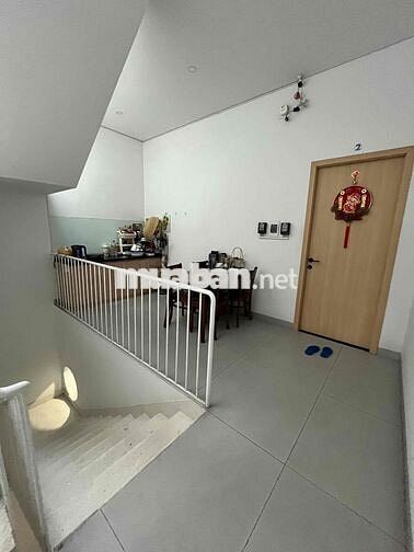 BÁN NHANH NHÀ 3 TẦNG CẨM LỆ ĐANG CÓ DÒNG TIỀN CHO THUÊ 200TR/Năm