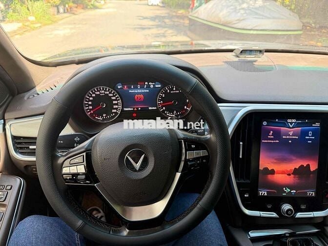 VinFast Lux SA 2.0 Premium 2019 Đen