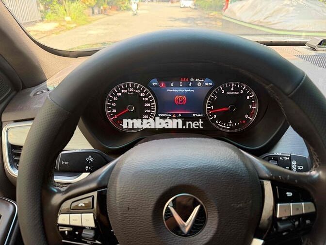 VinFast Lux SA 2.0 Premium 2019 Đen