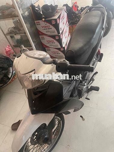 Yamaha Sirius Trắng Đen Nhật