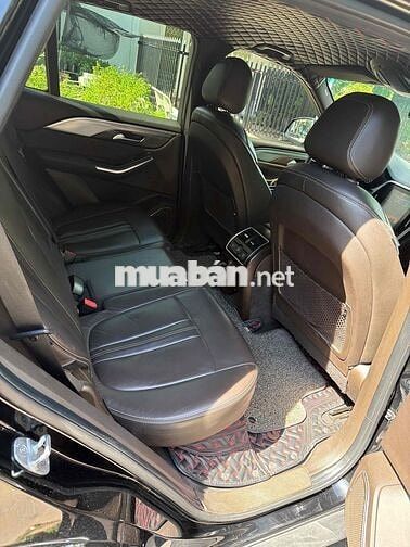 VinFast Lux SA 2.0 Premium 2019 Đen