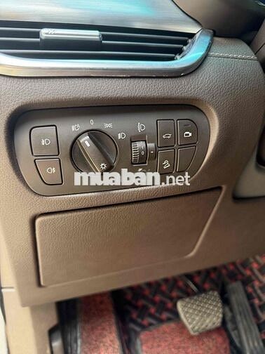 VinFast Lux SA 2.0 Premium 2019 Đen