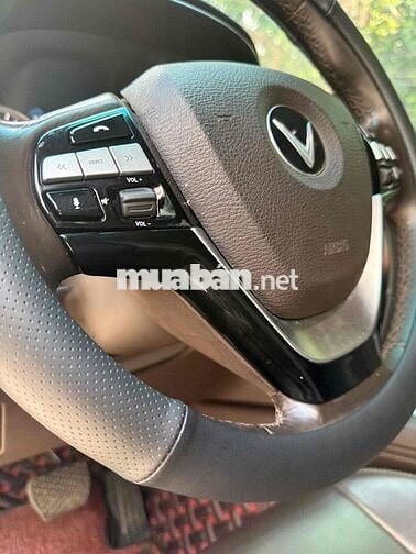 VinFast Lux SA 2.0 Premium 2019 Đen