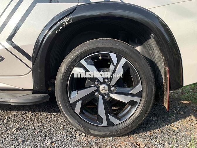 Mitsubishi Xpander Premium 2022 Trắng 54.000 km