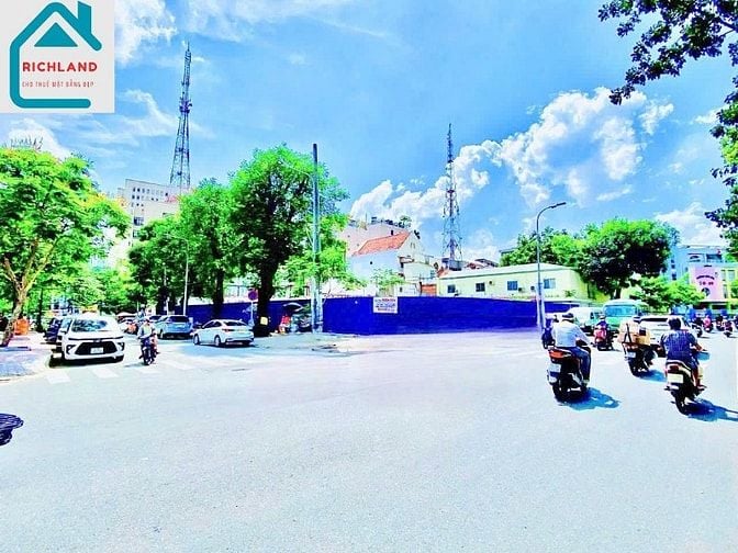 Cho thuê đất trống GÓC 2MT 371A Nguyễn Trãi–Nguyễn Cảnh Chân, Q1