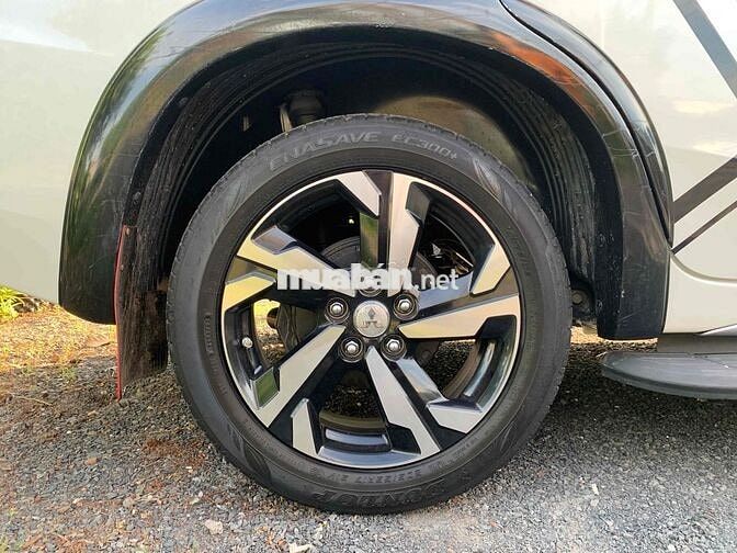 Mitsubishi Xpander Premium 2022 Trắng 54.000 km