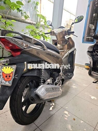 Cần bánHonda Air Blade 110 Fi 2012 Vàng đồng