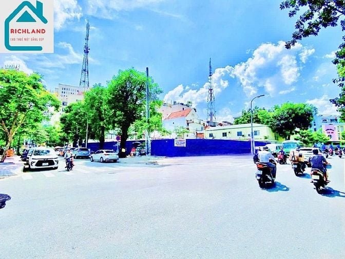 Cho thuê đất trống GÓC 2MT 371A Nguyễn Trãi–Nguyễn Cảnh Chân, Q1