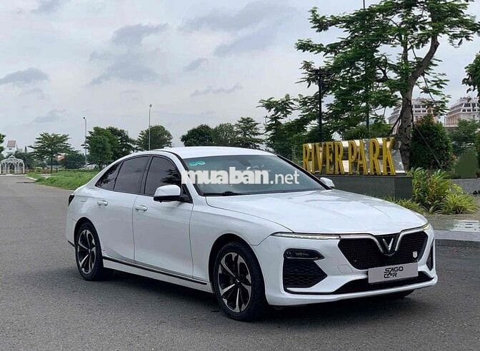 VinFast Lux A 2.0 BASE 2019 Trắng 48.000 Km