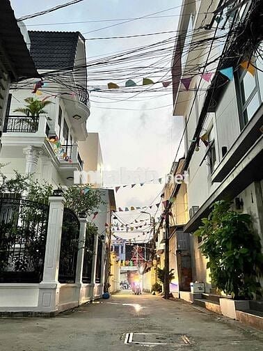 Quận 7-Cạnh Phú Mỹ Hưng-chợ Phú Thuận - Mặt tiền hẻm-ô tô 4 chỗ đỗ cửa