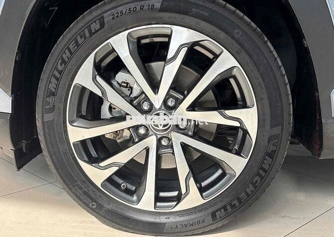COROLLA CROSS 1.8V 2022 - 650TR THƯƠNG LƯỢNG