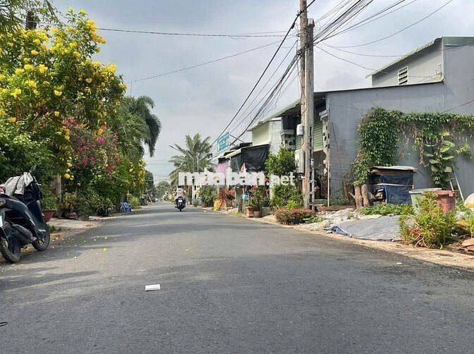 CÁCH QL13 CHỈ 500M CẦN BÁN LÔ ĐẤT DT 118M2 - SHR SANG TÊN NGAY