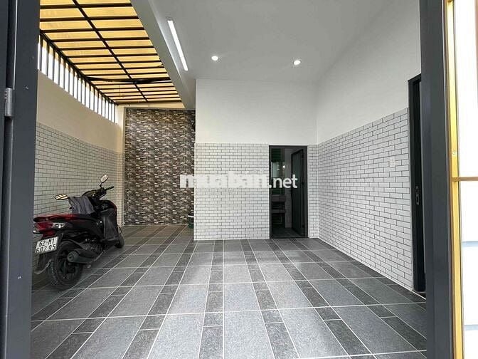 Hiếm  Căn Góc 2 mặt tiền- 2 tầng- Sổ Hoàn Công ngay chợ 150m