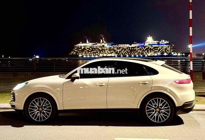 Porsche Cayenne S Coupe Trắng 5 chỗ