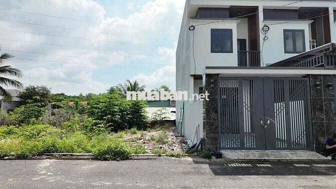Nhà hoàn công + đất nền đối diện sân Golf Long Thành