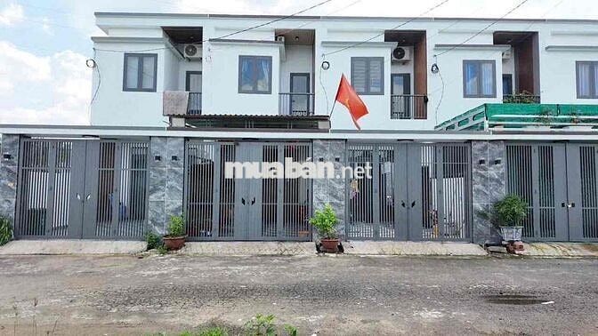 Nhà hoàn công + đất nền đối diện sân Golf Long Thành