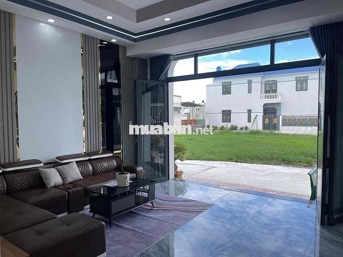 Hiếm  Căn Góc 2 mặt tiền- 2 tầng- Sổ Hoàn Công ngay chợ 150m