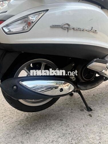 Yamaha Grande Trắng