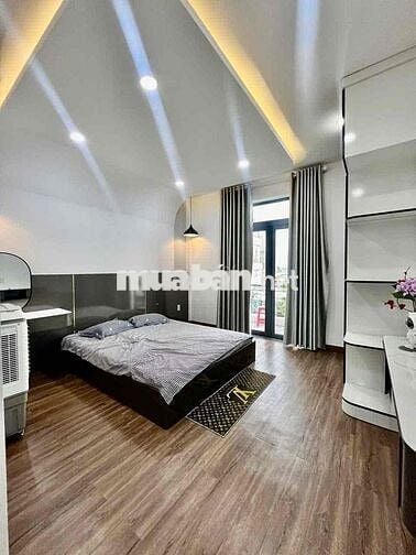 Cho Thuê Nhà Đẹp Như Hình DT 4x15 1Trệt 1Lửng 3Lầu 4Pn 5Wc Sân Thượng