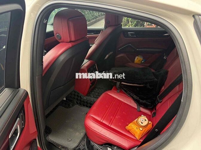 Porsche Cayenne S Coupe Trắng 5 chỗ