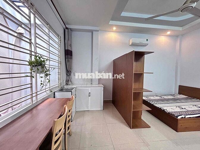 CĂN HỘ CỬA SỔ TRỜI NỘI THẤT ĐẦY ĐỦ GẦN NGÃ 4 BỐN XÃ ĐẦM SEN QUẬN 10