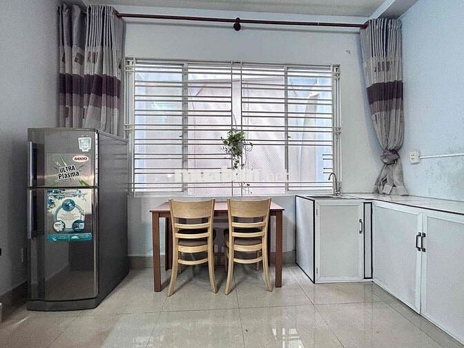 CĂN HỘ CỬA SỔ TRỜI NỘI THẤT ĐẦY ĐỦ GẦN NGÃ 4 BỐN XÃ ĐẦM SEN QUẬN 10