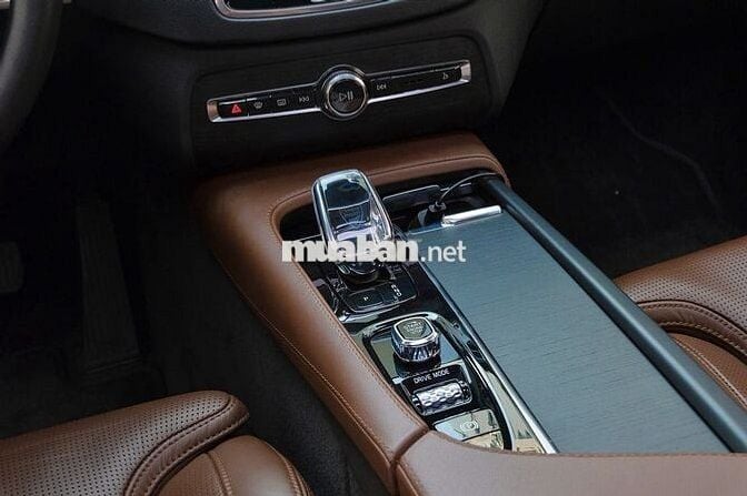 Volvo XC90 SUV 7 chỗ Thụy Điển Nâu Da