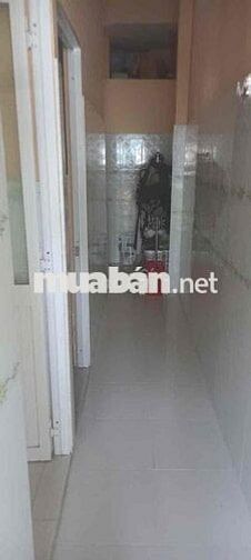 BÁN GẤP NHÀ NGAY CHỢ XÓM CHIẾU, THUẬN TIỆN KINH DOANH