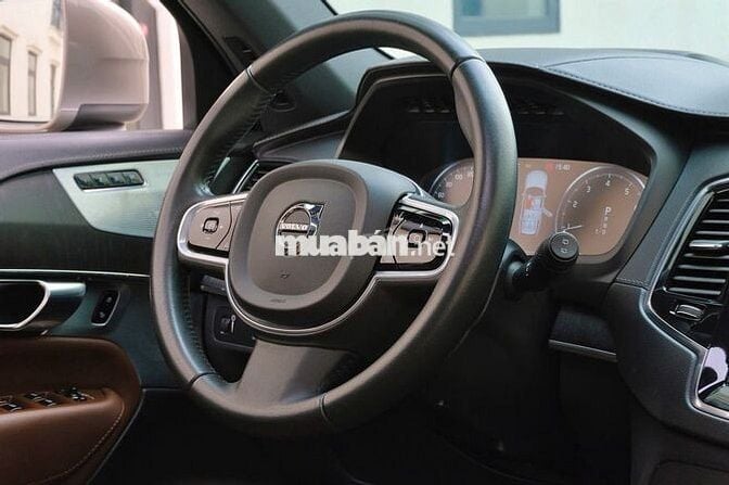 Volvo XC90 SUV 7 chỗ Thụy Điển Nâu Da