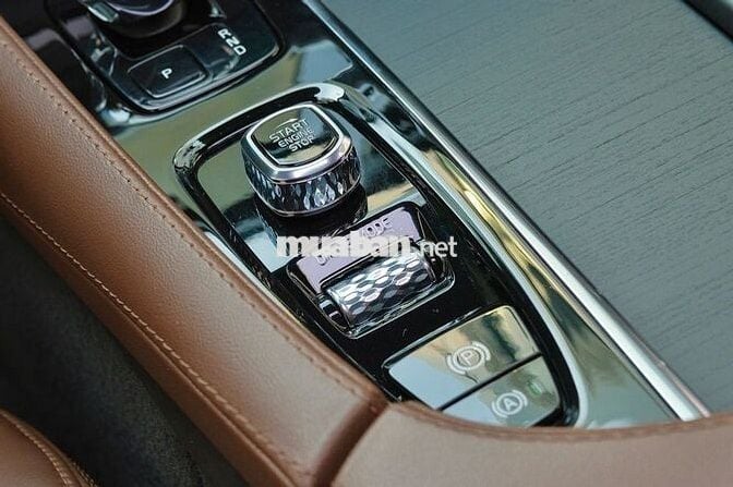Volvo XC90 SUV 7 chỗ Thụy Điển Nâu Da