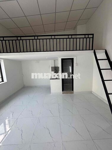 PHÒNG MỚI SIÊU THOÁNG BAN CÔNG CỬA SỔ TRỜI GẦN HÀNG XANH