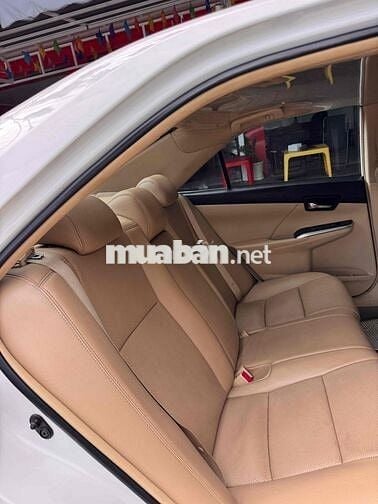 Toyota Camry 2.0E Trắng 5 chỗ Xăng