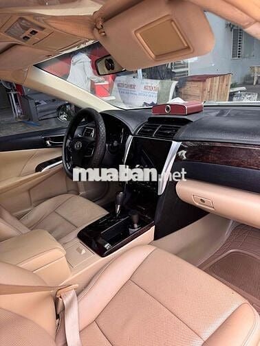 Toyota Camry 2.0E Trắng 5 chỗ Xăng