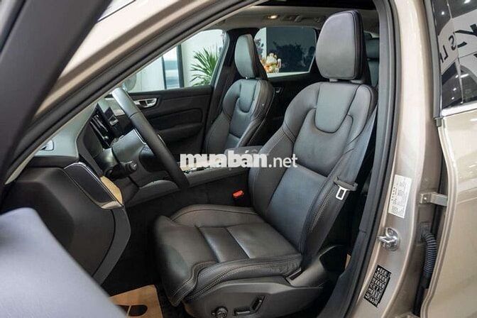 Volvo XC60 Ultra 2026 Vàng Cát 8.800 km