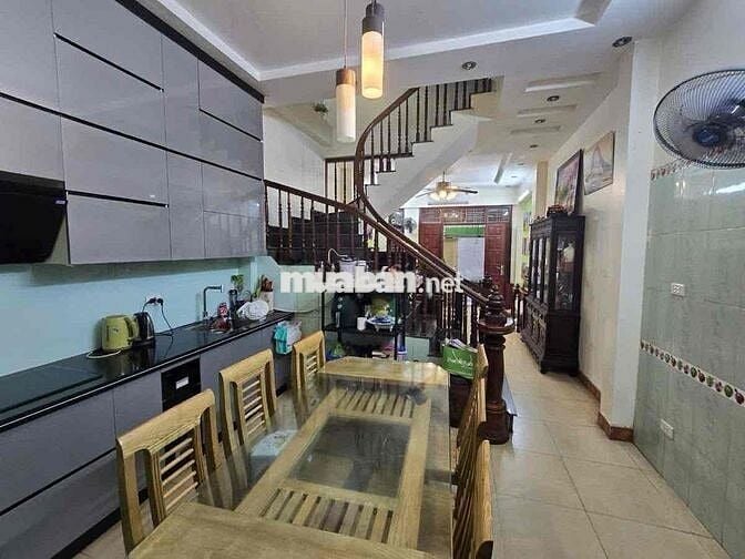 Gần ô tô phố Minh Khai 42m2 x5T giá 7.5 tỷ sổ đỏ cc KD ngõ. Thông tứ t