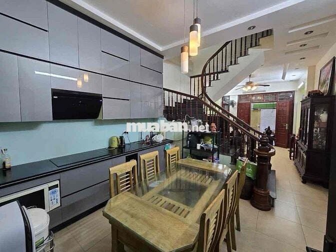 Gần ô tô phố Minh Khai 42m2 x5T giá 7.5 tỷ sổ đỏ cc KD ngõ. Thông tứ t