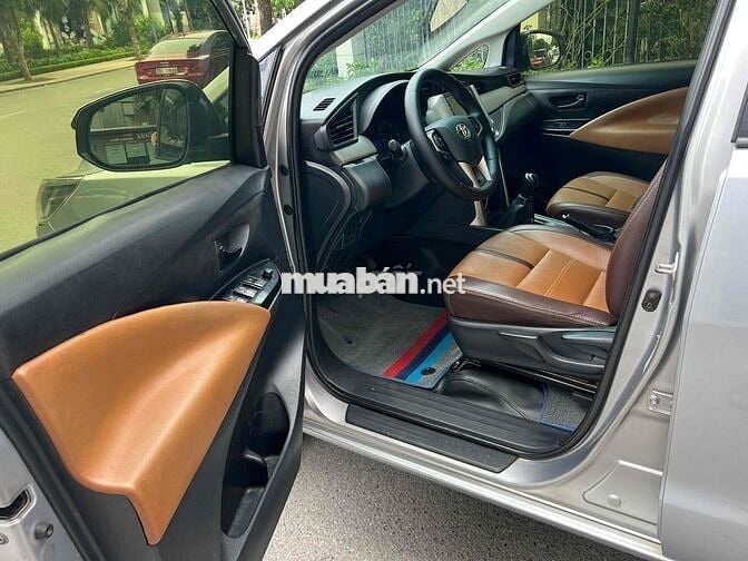 Toyota Innova 2016 phom mới 8chỗ