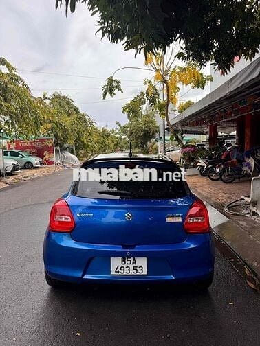 Suzuki Swift Xanh 5 chỗ