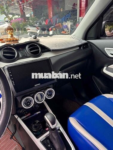 Suzuki Swift Xanh 5 chỗ
