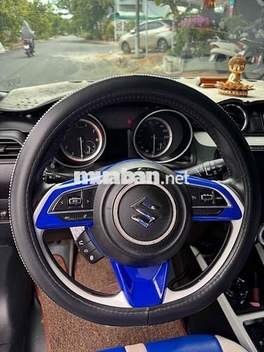 Suzuki Swift Xanh 5 chỗ