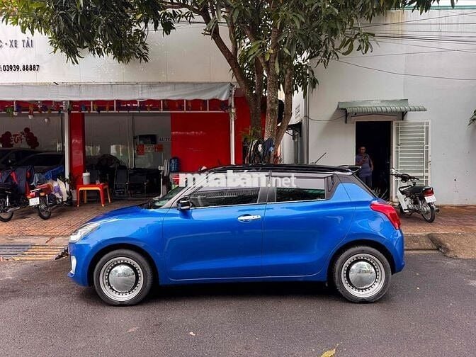 Suzuki Swift Xanh 5 chỗ
