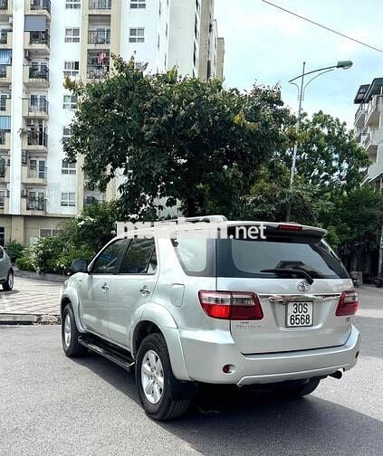 Toyota Fortuner MT 2009 Số sàn 7 chỗ Bạc