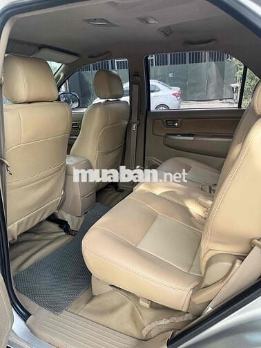 Toyota Fortuner MT 2009 Số sàn 7 chỗ Bạc